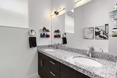 9217 S Holiday Bowl Ct E, Sandy, UT 84094 - Photo 12