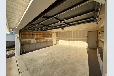 8333 S Plum Blossom Cir W #406, West Jordan, UT 84088 - Photo 16