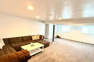 10240 S Locksley Rd E, Sandy, UT 84092 - Photo 16