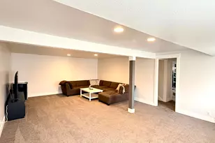 10240 S Locksley Rd E, Sandy, UT 84092 - Photo 14