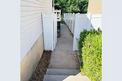 10240 S Locksley Rd E, Sandy, UT 84092 - Photo 22