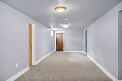 215 N 800 E, Hyrum, UT 84319 - Photo 18