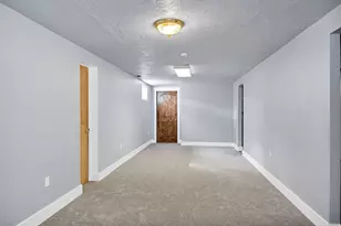 215 N 800 E, Hyrum, UT 84319 - Photo 18