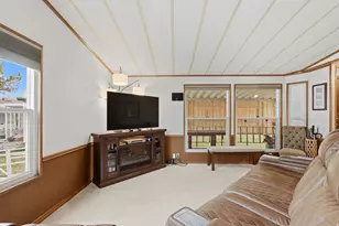 1551 W Indian Summer Dr, Salt Lake City, UT 84116 - Photo 6