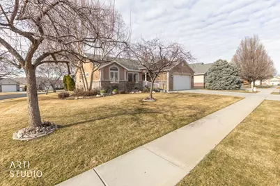 571 E 2250 N, North Ogden, UT 84414 - Photo 2