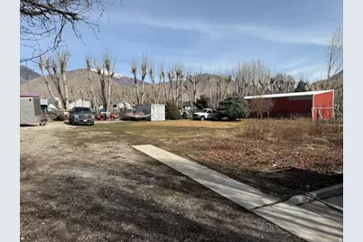 415 E Maple St, Mapleton, UT 84664 - Photo 10