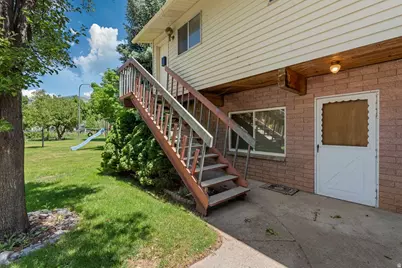 415 E Maple St, Mapleton, UT 84664 - Photo 28