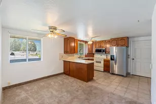 415 E Maple St, Mapleton, UT 84664 - Photo 10