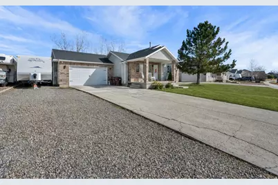 4610 N Kestrel Way, Eagle Mountain, UT 84005 - Photo 2