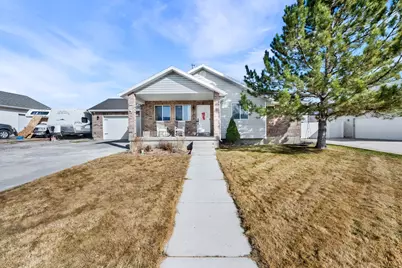 4610 N Kestrel Way, Eagle Mountain, UT 84005 - Photo 2