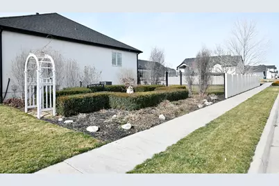 1830 W Heywood Dr, Kaysville, UT 84037 - Photo 18