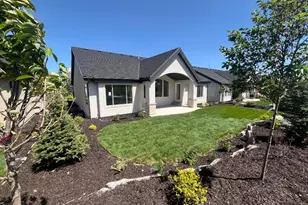 15724 S Rolling Bluff Dr, Draper (UT Cnty), UT 84020 - Photo 2