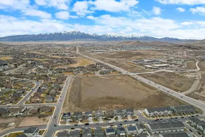 9303 N Vernham Ln, Eagle Mountain, UT 84005 - Photo 42
