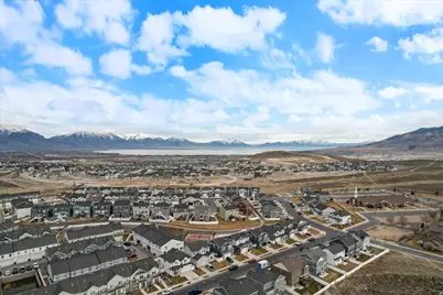 9303 N Vernham Ln, Eagle Mountain, UT 84005 - Photo 38