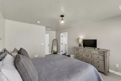 5147 N Oak Creek Dr, Eagle Mountain, UT 84005 - Photo 10