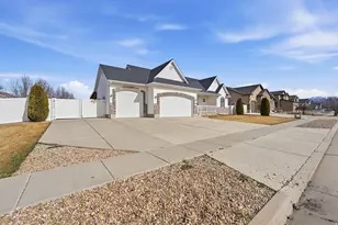 1728 Dallas St S, Syracuse, UT 84075 - Photo 2