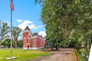 21 N Main St, Junction, UT 84740 - Photo 6