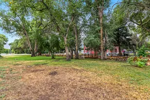 21 N Main St, Junction, UT 84740 - Photo 12