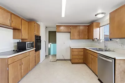 195 E 7060 S, Midvale, UT 84047 - Photo 10