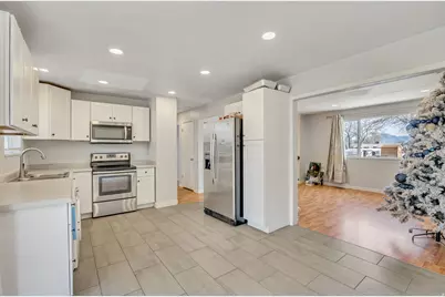 5052 S Jedediah Dr, Salt Lake City, UT 84118 - Photo 4