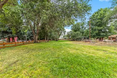 21 N Main St W, Junction, UT 84740 - Photo 8