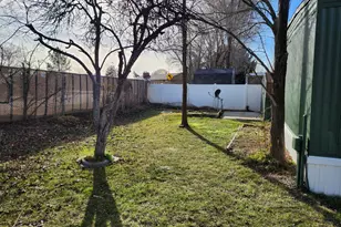 328 E Pellinore St N, North Salt Lake, UT 84054 - Photo 22