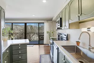 303 N A St, Salt Lake City, UT 84103 - Photo 10