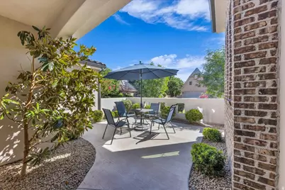 1555 W Woodsview Ln, Saint George, UT 84770 - Photo 2