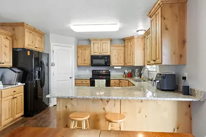 609 N 130 E, Smithfield, UT 84335 - Photo 8