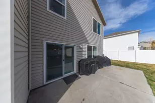 1877 S 725 E, Clearfield, UT 84015 - Photo 24