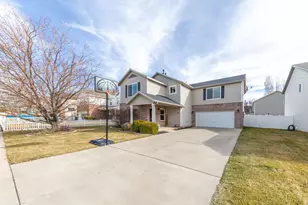 1877 S 725 E, Clearfield, UT 84015 - Photo 2