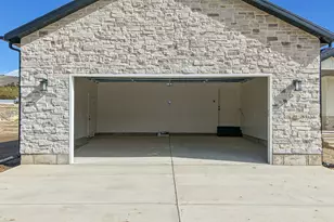 604 N State St, Fountain Green, UT 84632 - Photo 24