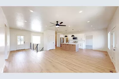 604 N State St, Fountain Green, UT 84632 - Photo 4