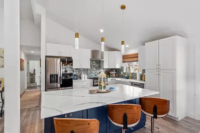 1563 E Tameron Dr, Sandy, UT 84092 - Photo 10