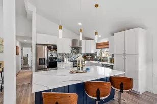 1563 E Tameron Dr, Sandy, UT 84092 - Photo 10