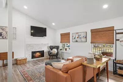 1563 E Tameron Dr, Sandy, UT 84092 - Photo 6