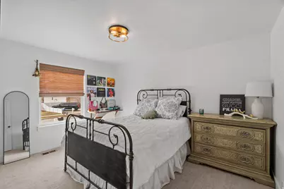 1563 E Tameron Dr, Sandy, UT 84092 - Photo 24