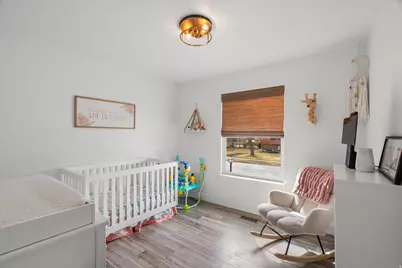 1563 E Tameron Dr, Sandy, UT 84092 - Photo 26