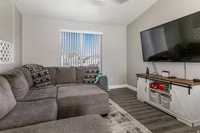 4239 W 5325 S, Roy, UT 84067 - Photo 4