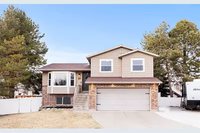 103 E 1250 N, Layton, UT 84041 - Photo 2
