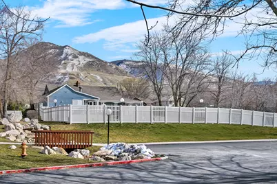 66 Brookside Ln, Centerville, UT 84014 - Photo 32