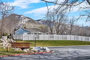 66 Brookside Ln, Centerville, UT 84014 - Photo 32