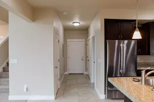 1924 W Trail Heights Dr, Riverton, UT 84065 - Photo 8