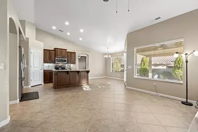 1356 W Country Club Dr S, Saint George, UT 84790 - Photo 6