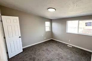 160 E 400 N, Lehi, UT 84043 - Photo 24