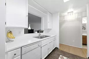 550 S 400 E, Salt Lake City, UT 84111 - Photo 12