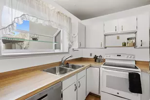 5647 S Park Placewest, Holladay, UT 84121 - Photo 10