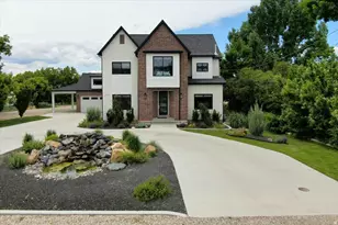 266 S 300 W, Mount Pleasant, UT 84647 - Photo 2