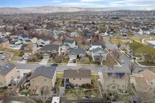 3992 E Ofallons Way N, Eagle Mountain, UT 84005 - Photo 30