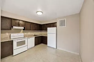 240 E 400 N, Logan, UT 84321 - Photo 2
